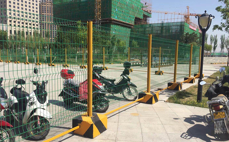 桃型柱護(hù)欄網(wǎng)案例2