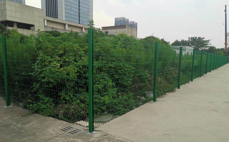 桃型柱護(hù)欄網(wǎng)案例1